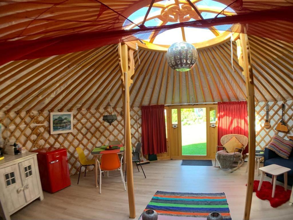 Overnachten In Een Luxe Yurt! Zonnemaire Esterno foto