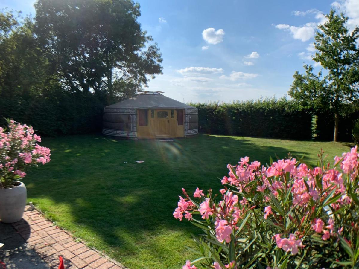 Overnachten In Een Luxe Yurt! Zonnemaire Esterno foto